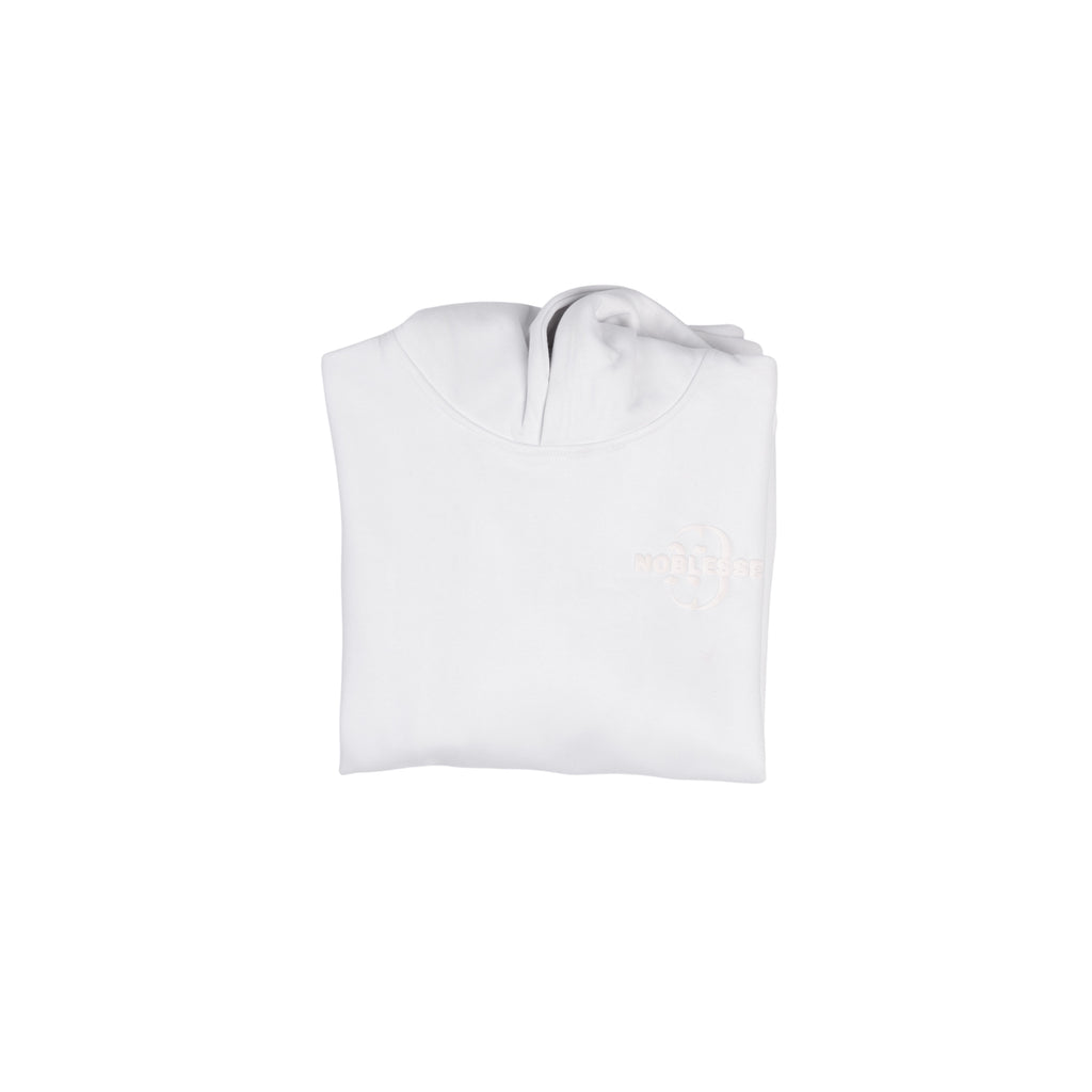 White pull-over set